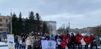 Біля спорткомплексу «Аква-Він» підняли Олімпійський прапор